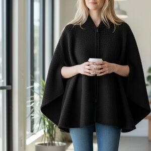 NWT Canada Weather Gear Women’s OS Black Fleece Boucle Poncho Cape Capelet